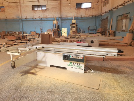 Precision Cutting Saw
