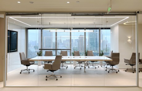 Crystal Love Meeting Table