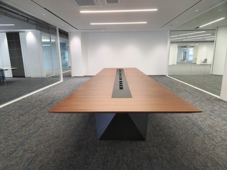 Diamond Meeting Table Case