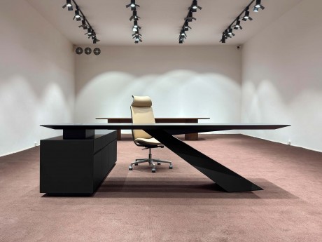 Creative Designer Office Desk