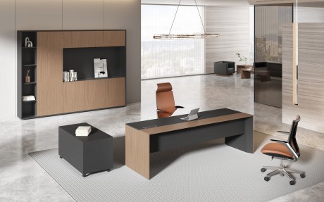 Vistula Executive Table