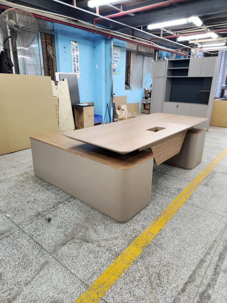 木皮色升降班台